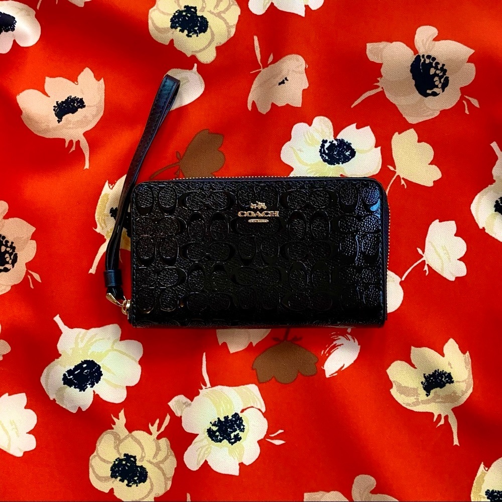Coach Medium Embossed Zipper Wallet Black NWT